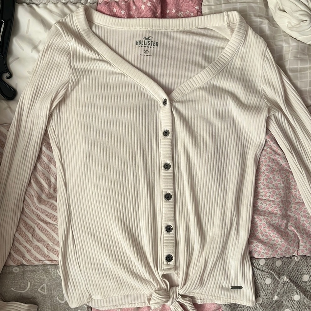 White Long Sleeve Buttoned Up ( M)